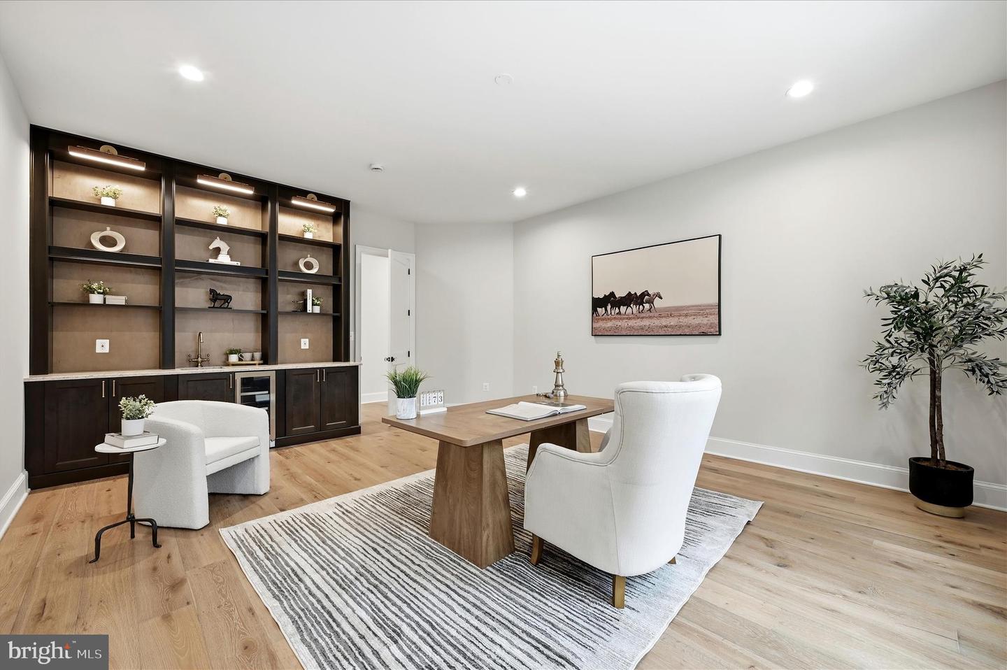 22597 REDHILL MANOR CT, LEESBURG, Virginia 20175, 5 Bedrooms Bedrooms, ,6 BathroomsBathrooms,Residential,For sale,22597 REDHILL MANOR CT,VALO2113704 MLS # VALO2113704