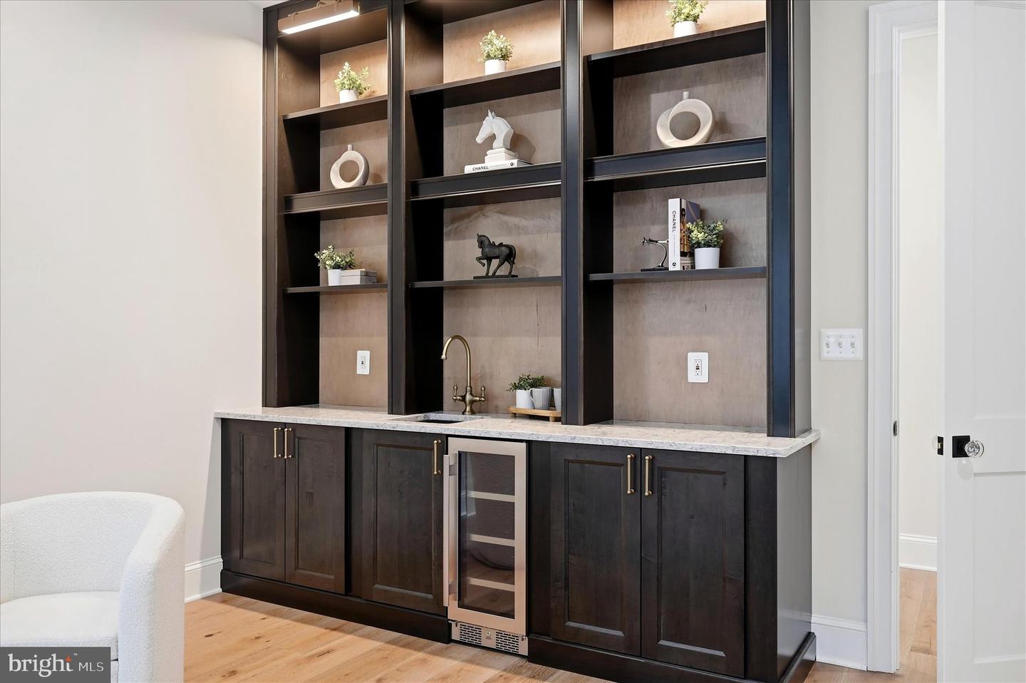 22597 REDHILL MANOR CT, LEESBURG, Virginia 20175, 5 Bedrooms Bedrooms, ,6 BathroomsBathrooms,Residential,For sale,22597 REDHILL MANOR CT,VALO2113704 MLS # VALO2113704