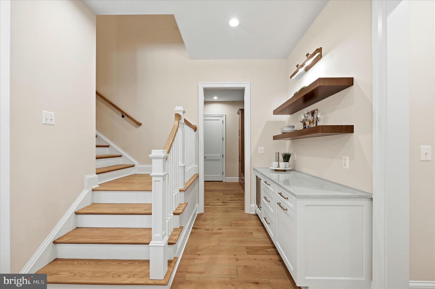 22597 REDHILL MANOR CT, LEESBURG, Virginia 20175, 5 Bedrooms Bedrooms, ,6 BathroomsBathrooms,Residential,For sale,22597 REDHILL MANOR CT,VALO2113704 MLS # VALO2113704