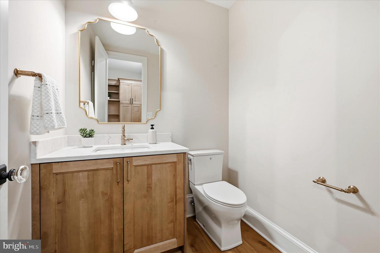 22597 REDHILL MANOR CT, LEESBURG, Virginia 20175, 5 Bedrooms Bedrooms, ,6 BathroomsBathrooms,Residential,For sale,22597 REDHILL MANOR CT,VALO2113704 MLS # VALO2113704