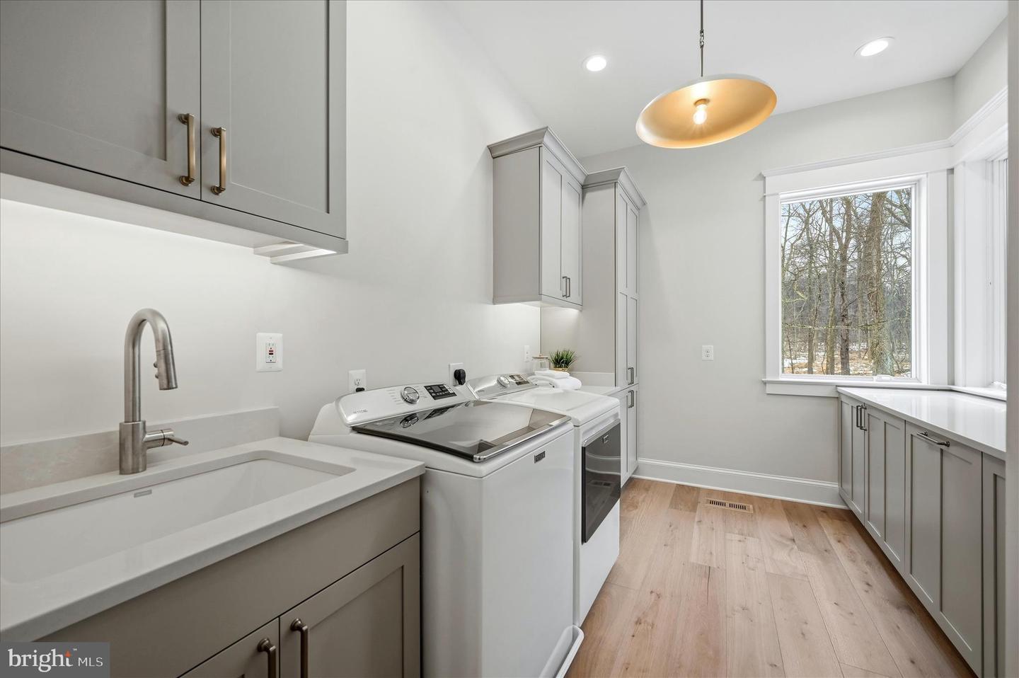 22597 REDHILL MANOR CT, LEESBURG, Virginia 20175, 5 Bedrooms Bedrooms, ,6 BathroomsBathrooms,Residential,For sale,22597 REDHILL MANOR CT,VALO2113704 MLS # VALO2113704