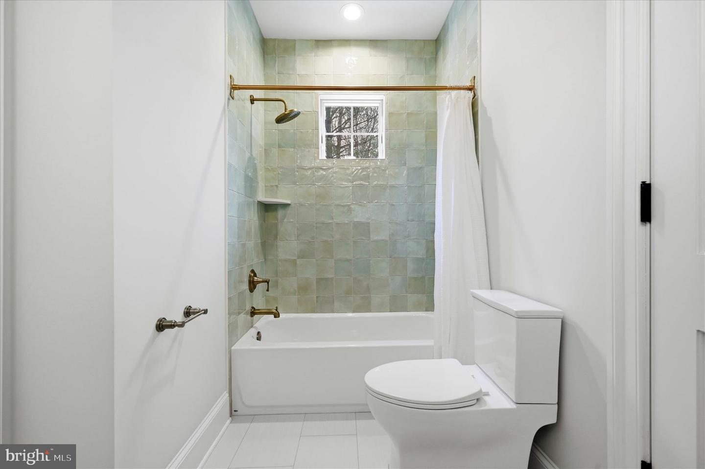 22597 REDHILL MANOR CT, LEESBURG, Virginia 20175, 5 Bedrooms Bedrooms, ,6 BathroomsBathrooms,Residential,For sale,22597 REDHILL MANOR CT,VALO2113704 MLS # VALO2113704