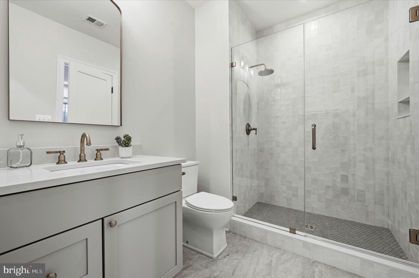 22597 REDHILL MANOR CT, LEESBURG, Virginia 20175, 5 Bedrooms Bedrooms, ,6 BathroomsBathrooms,Residential,For sale,22597 REDHILL MANOR CT,VALO2113704 MLS # VALO2113704