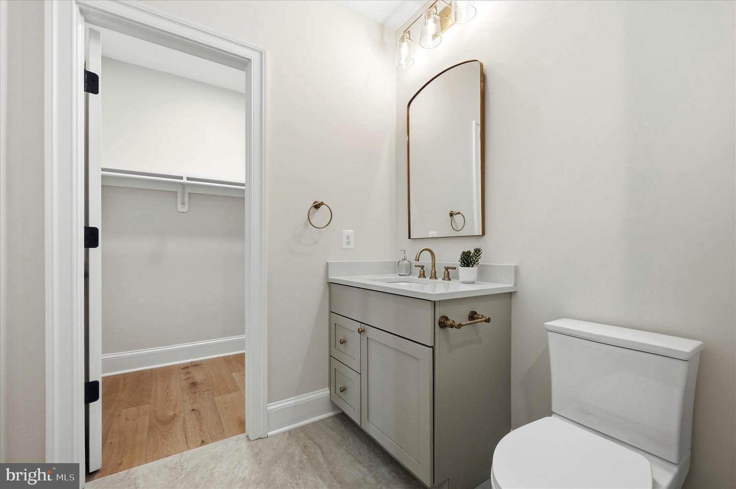 22597 REDHILL MANOR CT, LEESBURG, Virginia 20175, 5 Bedrooms Bedrooms, ,6 BathroomsBathrooms,Residential,For sale,22597 REDHILL MANOR CT,VALO2113704 MLS # VALO2113704