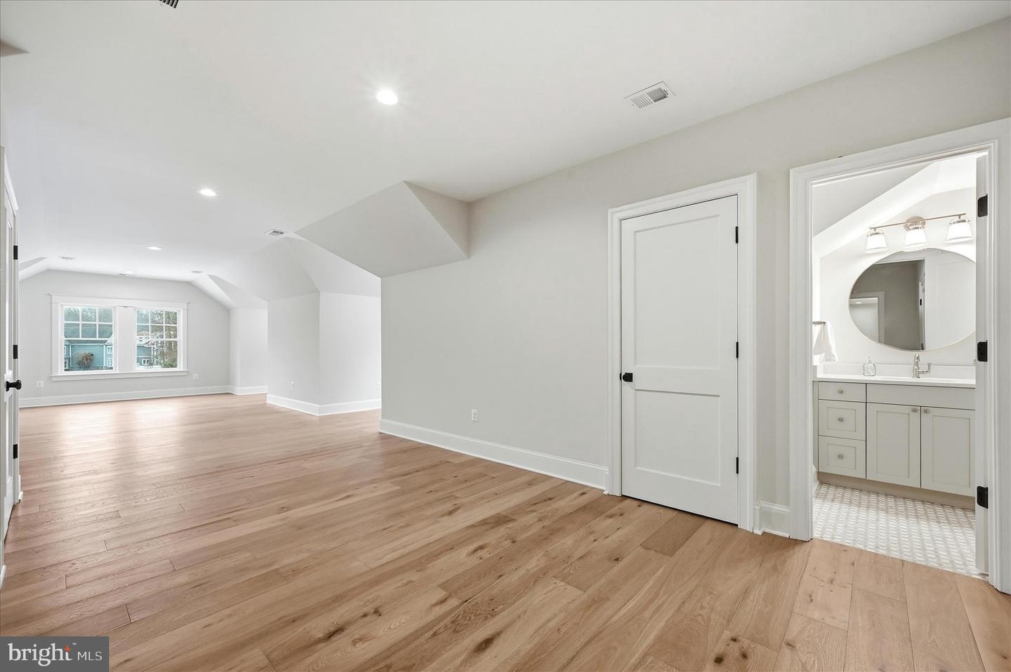 22597 REDHILL MANOR CT, LEESBURG, Virginia 20175, 5 Bedrooms Bedrooms, ,6 BathroomsBathrooms,Residential,For sale,22597 REDHILL MANOR CT,VALO2113704 MLS # VALO2113704