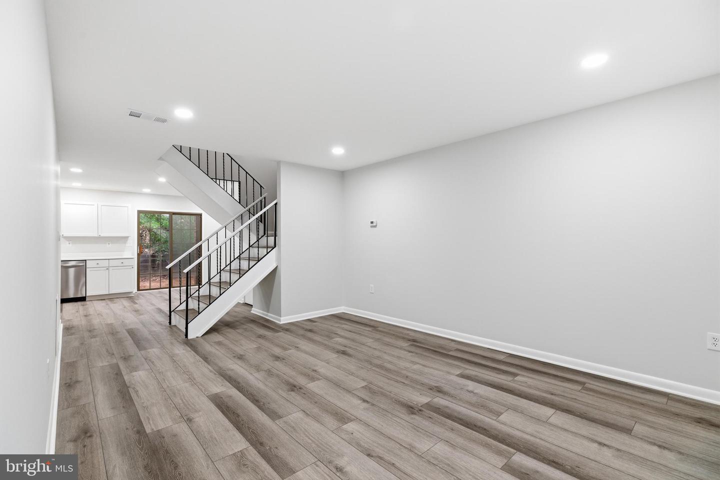 2006 HEADLANDS CIR, RESTON, Virginia 20191, 3 Bedrooms Bedrooms, ,2 BathroomsBathrooms,Residential,For sale,2006 HEADLANDS CIR,VAFX2285182 MLS # VAFX2285182 2006 HEADLANDS CIR, RESTON, Virginia 20191, 3 Bedrooms Bedrooms, ,2 BathroomsBathrooms,Residential,For sale,2006 HEADLANDS CIR,VAFX2285182 MLS # VAFX2285182