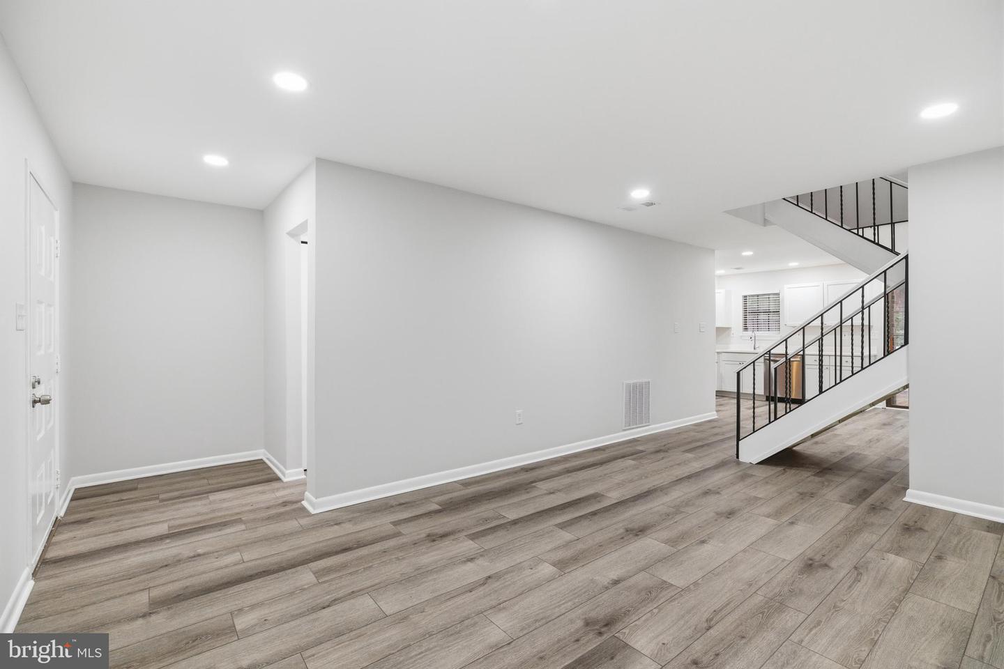 2006 HEADLANDS CIR, RESTON, Virginia 20191, 3 Bedrooms Bedrooms, ,2 BathroomsBathrooms,Residential,For sale,2006 HEADLANDS CIR,VAFX2285182 MLS # VAFX2285182 2006 HEADLANDS CIR, RESTON, Virginia 20191, 3 Bedrooms Bedrooms, ,2 BathroomsBathrooms,Residential,For sale,2006 HEADLANDS CIR,VAFX2285182 MLS # VAFX2285182