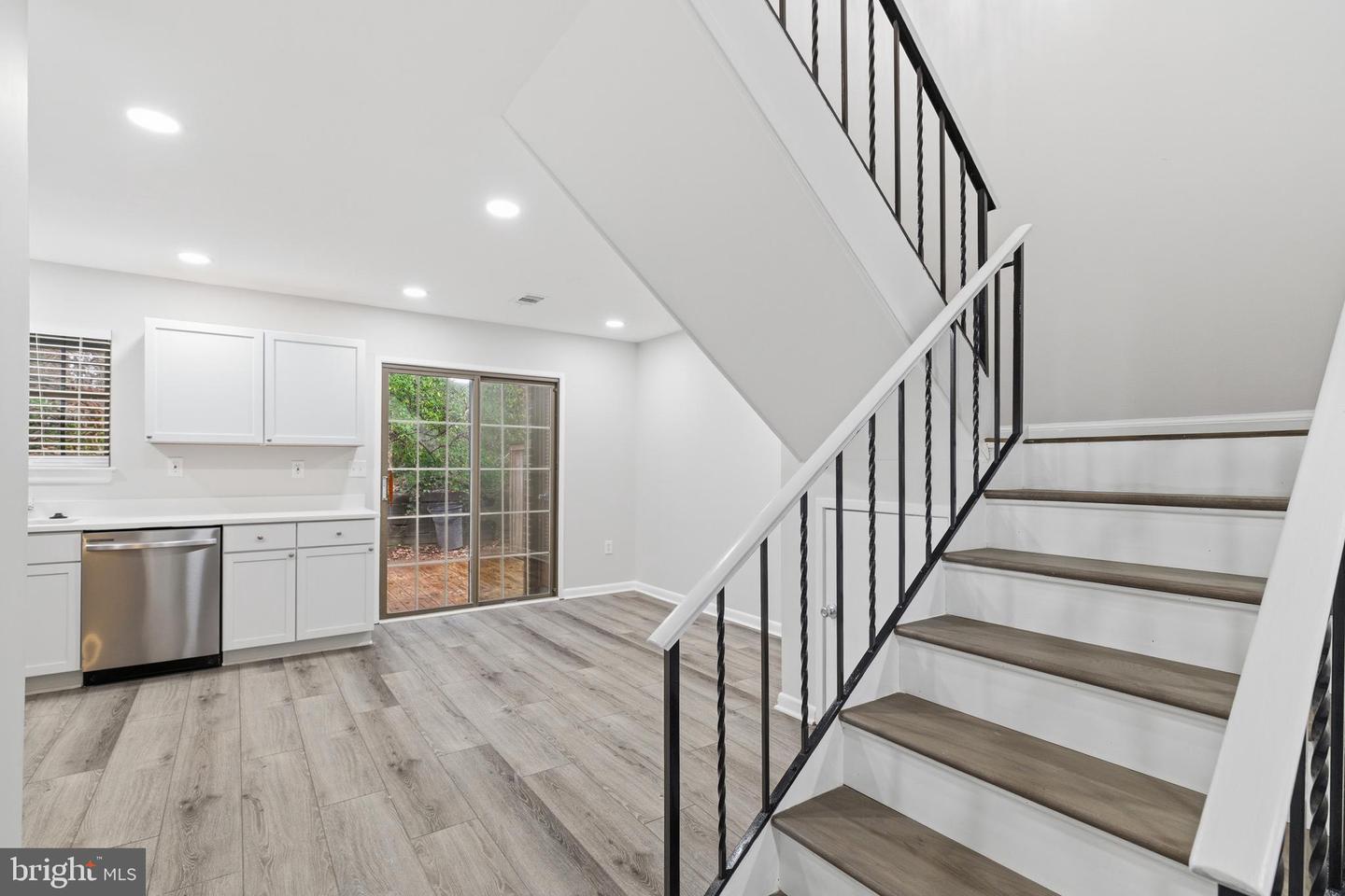 2006 HEADLANDS CIR, RESTON, Virginia 20191, 3 Bedrooms Bedrooms, ,2 BathroomsBathrooms,Residential,For sale,2006 HEADLANDS CIR,VAFX2285182 MLS # VAFX2285182 2006 HEADLANDS CIR, RESTON, Virginia 20191, 3 Bedrooms Bedrooms, ,2 BathroomsBathrooms,Residential,For sale,2006 HEADLANDS CIR,VAFX2285182 MLS # VAFX2285182