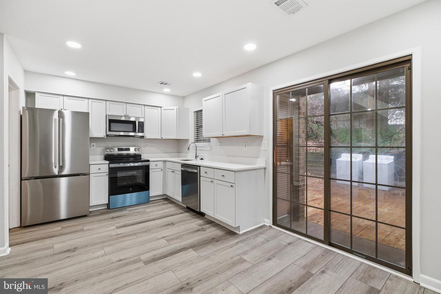 2006 HEADLANDS CIR, RESTON, Virginia 20191, 3 Bedrooms Bedrooms, ,2 BathroomsBathrooms,Residential,For sale,2006 HEADLANDS CIR,VAFX2285182 MLS # VAFX2285182 2006 HEADLANDS CIR, RESTON, Virginia 20191, 3 Bedrooms Bedrooms, ,2 BathroomsBathrooms,Residential,For sale,2006 HEADLANDS CIR,VAFX2285182 MLS # VAFX2285182