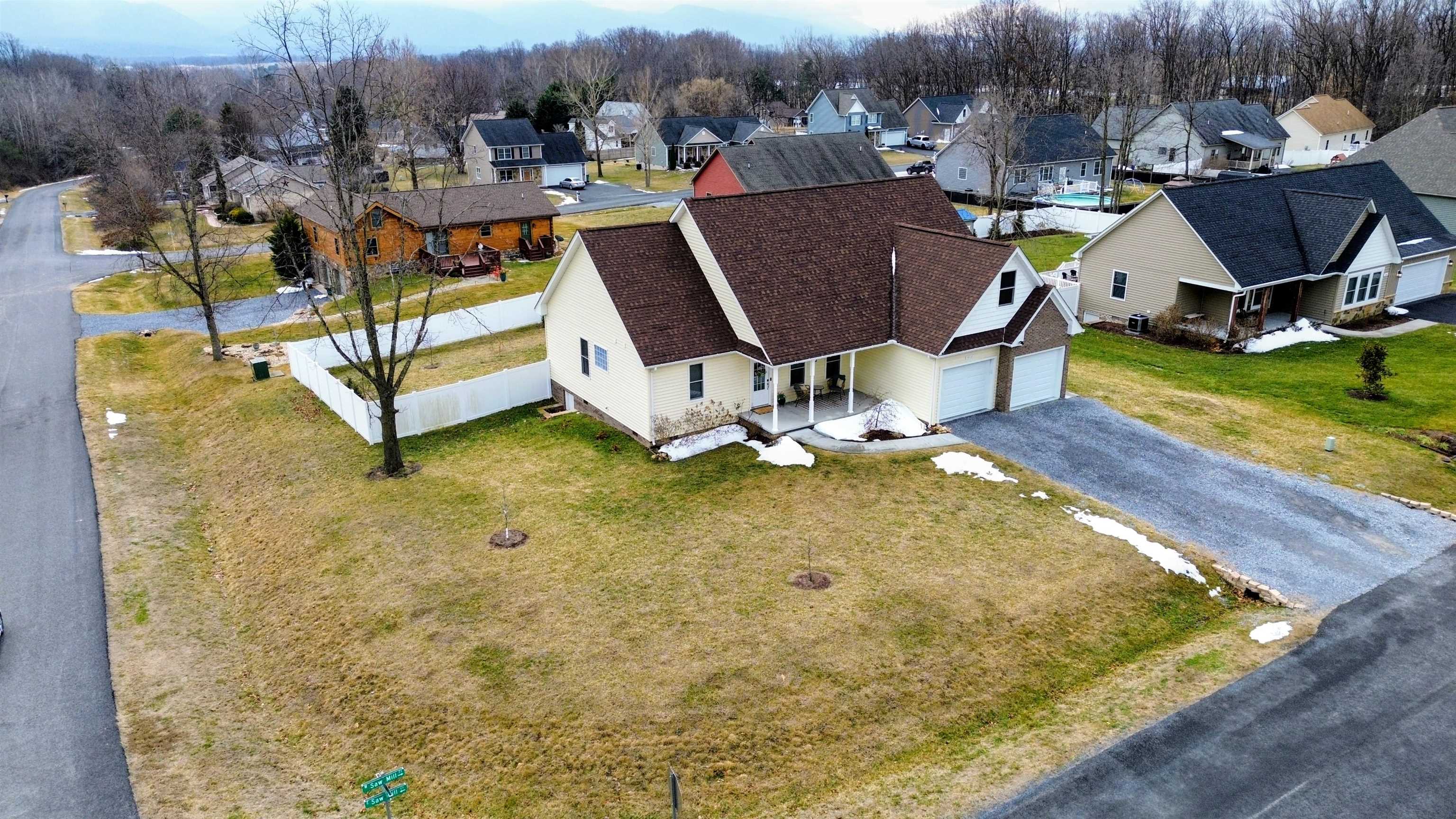 1900 W SAW MILL CT, MCGAHEYSVILLE, Virginia 22840, 3 Bedrooms Bedrooms, ,2 BathroomsBathrooms,Residential,1900 W SAW MILL CT,673402 MLS # 673402