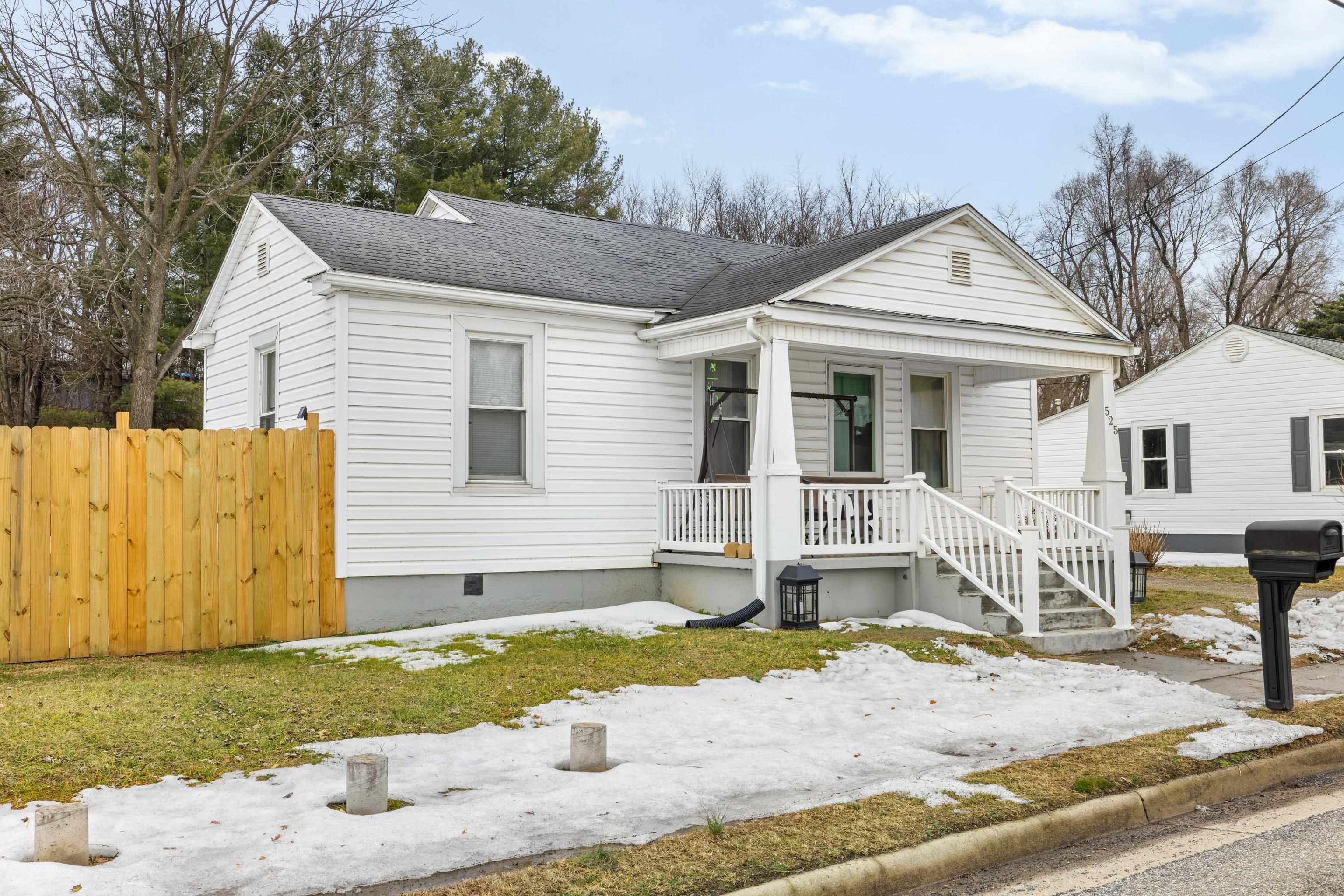 525 EAST SIDE HWY, WAYNESBORO, Virginia 22980, 2 Bedrooms Bedrooms, ,1 BathroomBathrooms,Residential,525 EAST SIDE HWY,673403 MLS # 673403 525 EAST SIDE HWY, WAYNESBORO, Virginia 22980, 2 Bedrooms Bedrooms, ,1 BathroomBathrooms,Residential,525 EAST SIDE HWY,673403 MLS # 673403