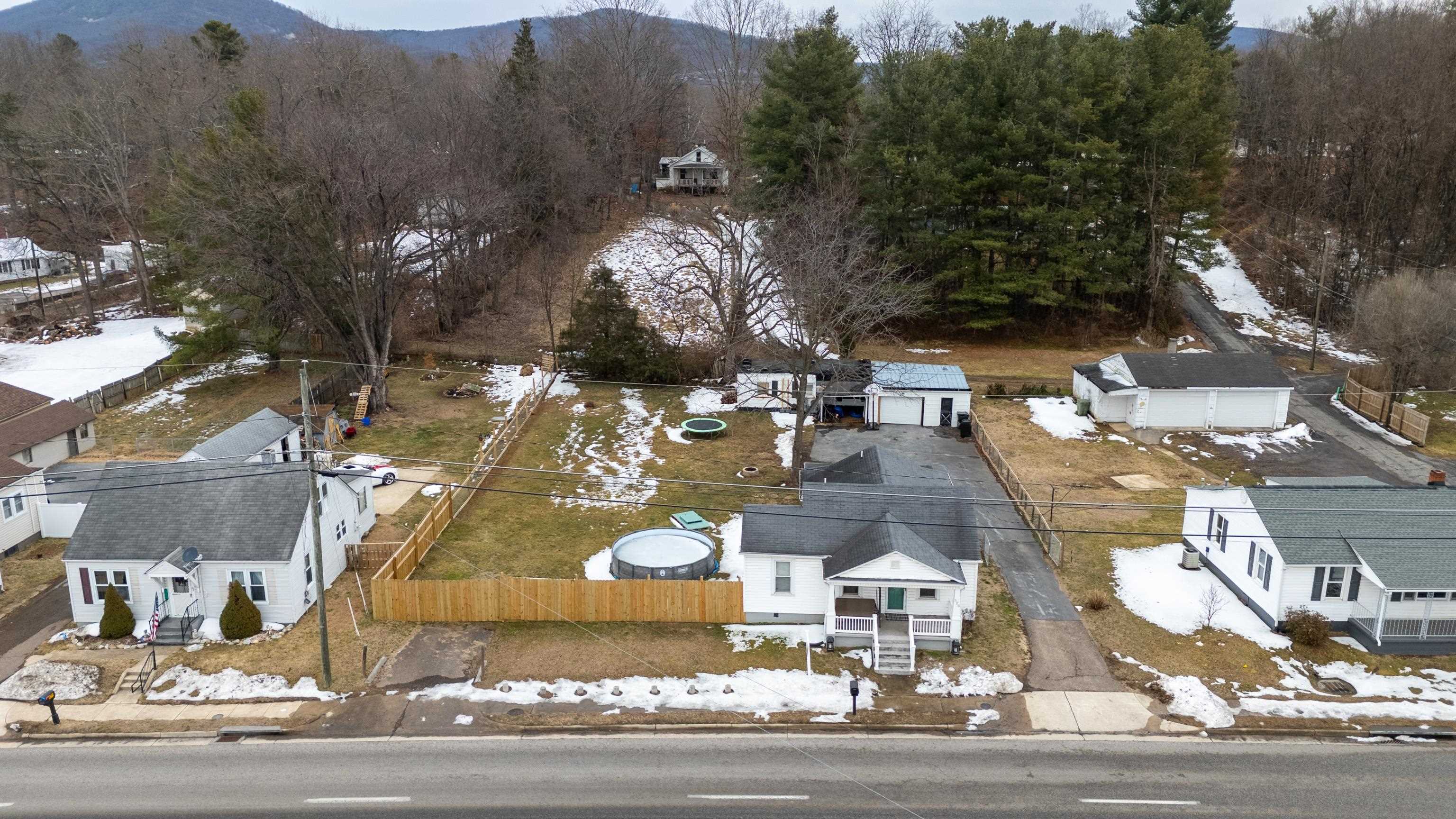 525 EAST SIDE HWY, WAYNESBORO, Virginia 22980, 2 Bedrooms Bedrooms, ,1 BathroomBathrooms,Residential,525 EAST SIDE HWY,673403 MLS # 673403 525 EAST SIDE HWY, WAYNESBORO, Virginia 22980, 2 Bedrooms Bedrooms, ,1 BathroomBathrooms,Residential,525 EAST SIDE HWY,673403 MLS # 673403