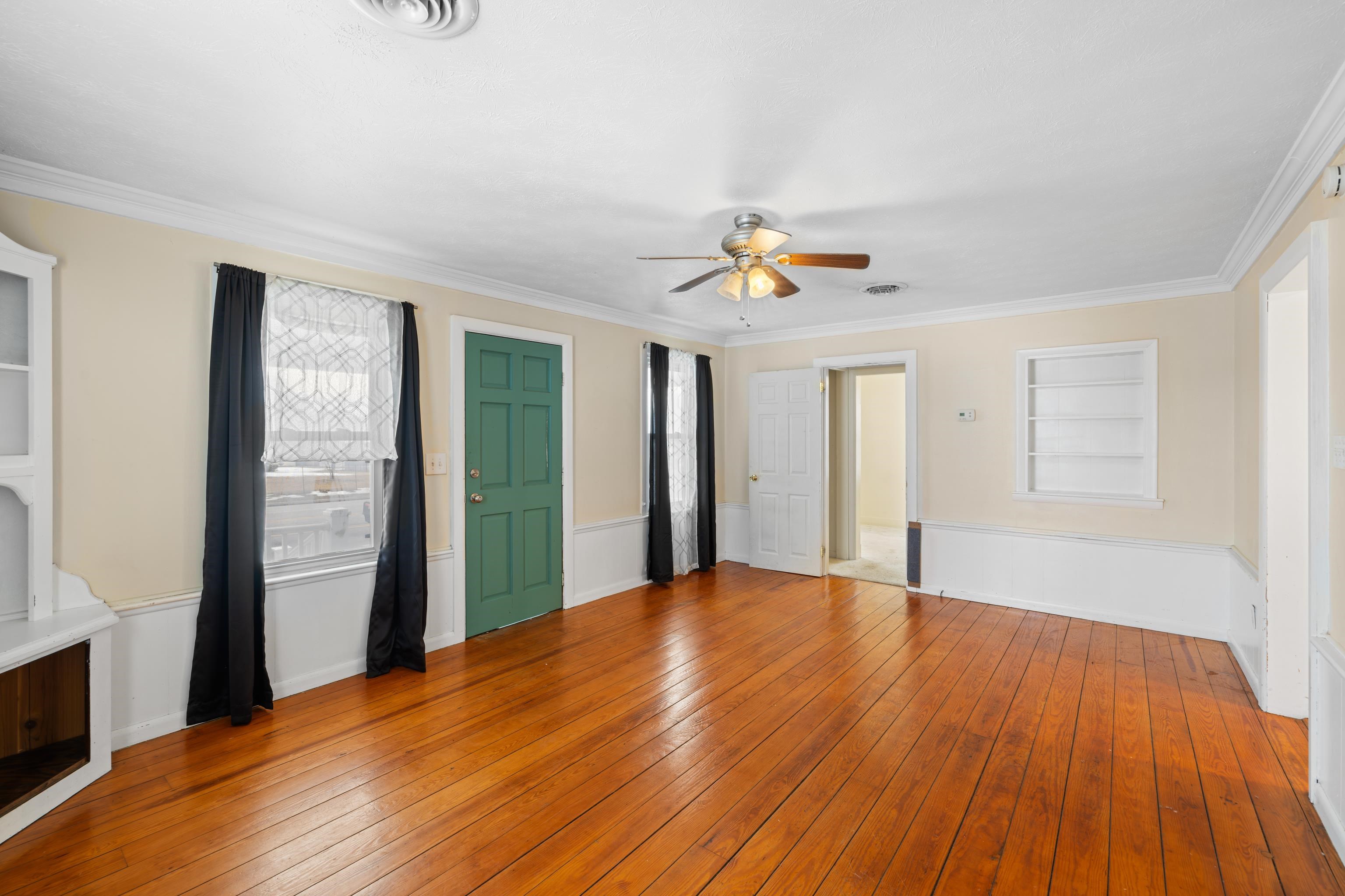 525 EAST SIDE HWY, WAYNESBORO, Virginia 22980, 2 Bedrooms Bedrooms, ,1 BathroomBathrooms,Residential,525 EAST SIDE HWY,673403 MLS # 673403 525 EAST SIDE HWY, WAYNESBORO, Virginia 22980, 2 Bedrooms Bedrooms, ,1 BathroomBathrooms,Residential,525 EAST SIDE HWY,673403 MLS # 673403