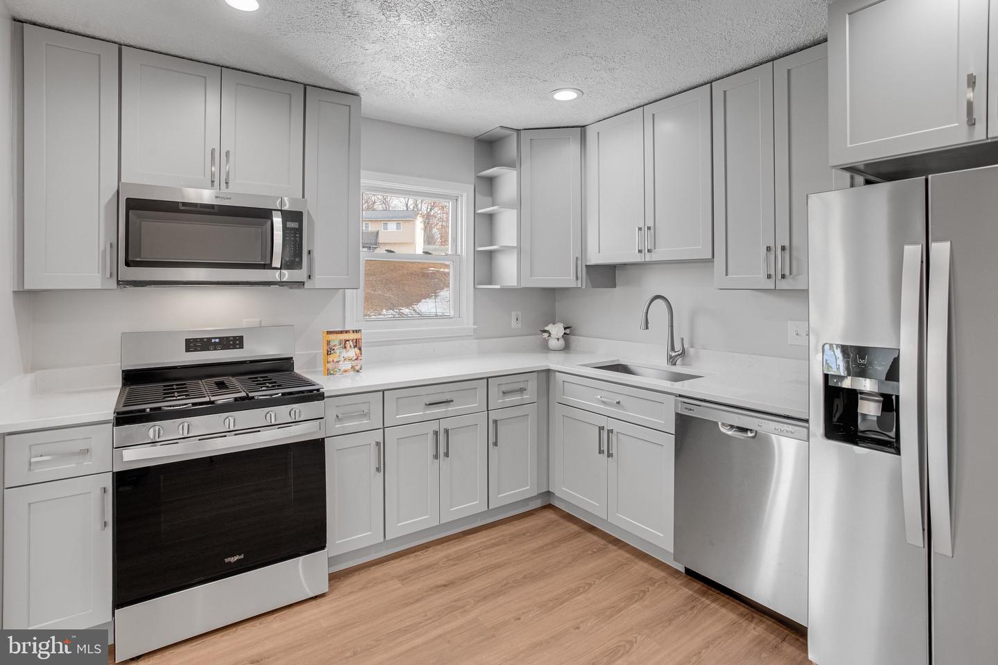 4717 LEHIGH CT, WOODBRIDGE, Virginia 22193, 4 Bedrooms Bedrooms, ,3 BathroomsBathrooms,Residential,For sale,4717 LEHIGH CT,VAPW2110672 MLS # VAPW2110672