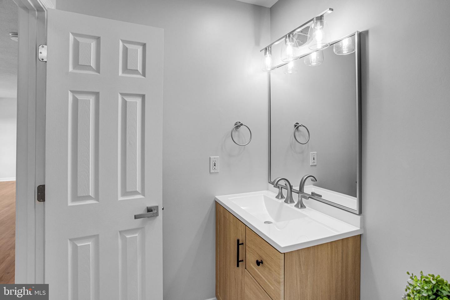 4717 LEHIGH CT, WOODBRIDGE, Virginia 22193, 4 Bedrooms Bedrooms, ,3 BathroomsBathrooms,Residential,For sale,4717 LEHIGH CT,VAPW2110672 MLS # VAPW2110672