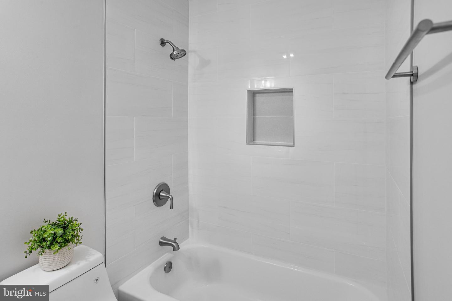 4717 LEHIGH CT, WOODBRIDGE, Virginia 22193, 4 Bedrooms Bedrooms, ,3 BathroomsBathrooms,Residential,For sale,4717 LEHIGH CT,VAPW2110672 MLS # VAPW2110672