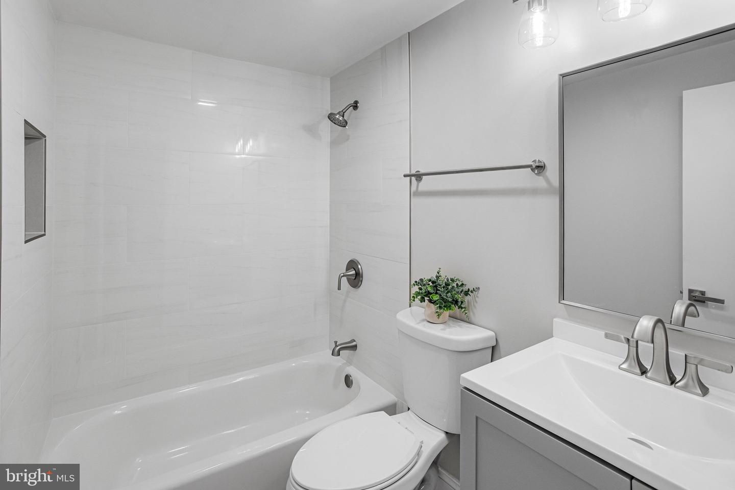 4717 LEHIGH CT, WOODBRIDGE, Virginia 22193, 4 Bedrooms Bedrooms, ,3 BathroomsBathrooms,Residential,For sale,4717 LEHIGH CT,VAPW2110672 MLS # VAPW2110672