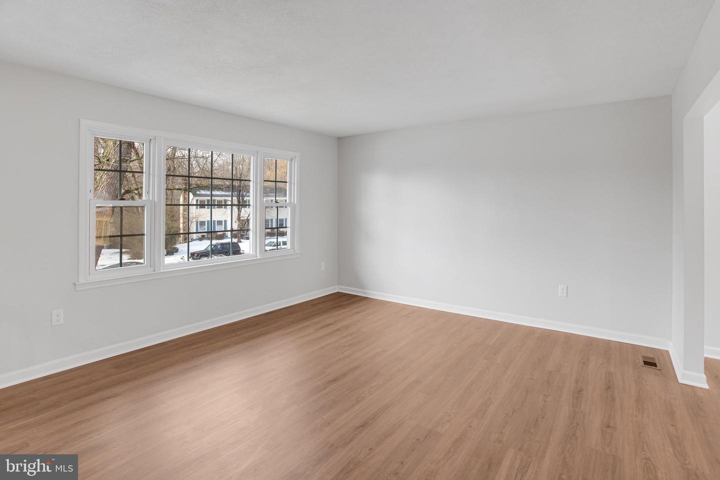 4717 LEHIGH CT, WOODBRIDGE, Virginia 22193, 4 Bedrooms Bedrooms, ,3 BathroomsBathrooms,Residential,For sale,4717 LEHIGH CT,VAPW2110672 MLS # VAPW2110672