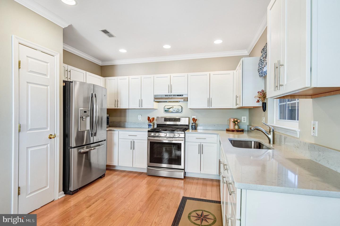 43078 FRANCIS SQ, CHANTILLY, Virginia 20152, 3 Bedrooms Bedrooms, ,2 BathroomsBathrooms,Residential,For sale,43078 FRANCIS SQ,VALO2114184 MLS # VALO2114184