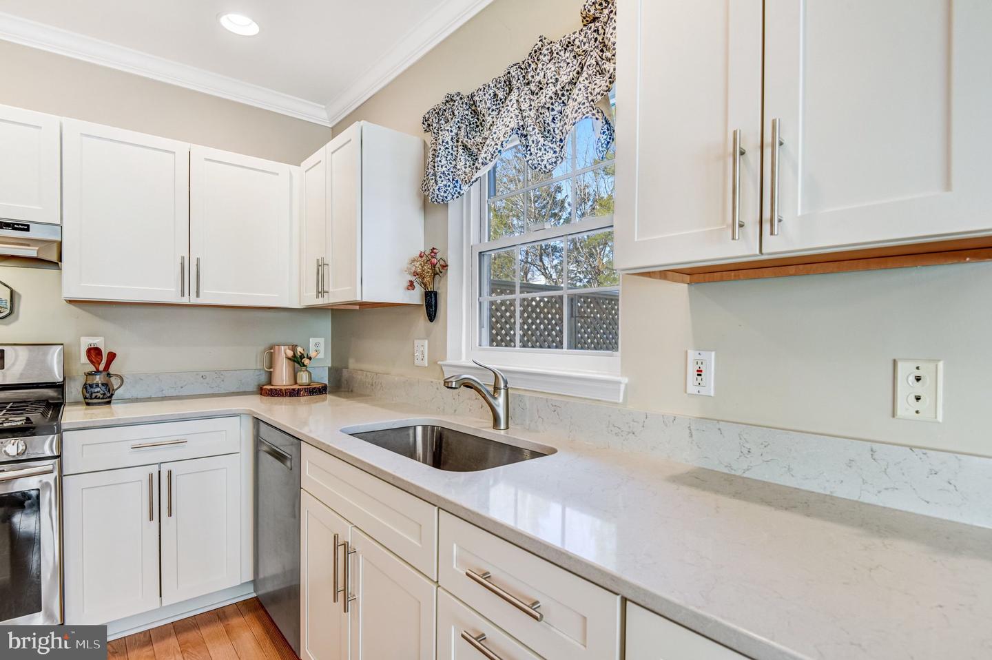 43078 FRANCIS SQ, CHANTILLY, Virginia 20152, 3 Bedrooms Bedrooms, ,2 BathroomsBathrooms,Residential,For sale,43078 FRANCIS SQ,VALO2114184 MLS # VALO2114184