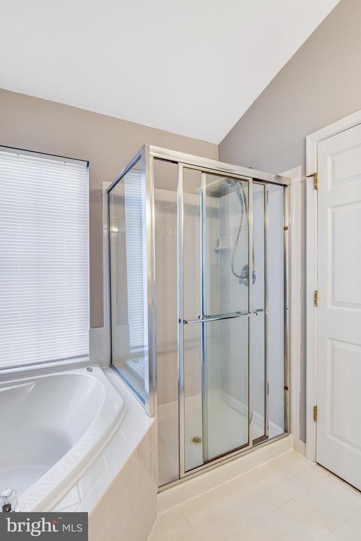 43078 FRANCIS SQ, CHANTILLY, Virginia 20152, 3 Bedrooms Bedrooms, ,2 BathroomsBathrooms,Residential,For sale,43078 FRANCIS SQ,VALO2114184 MLS # VALO2114184