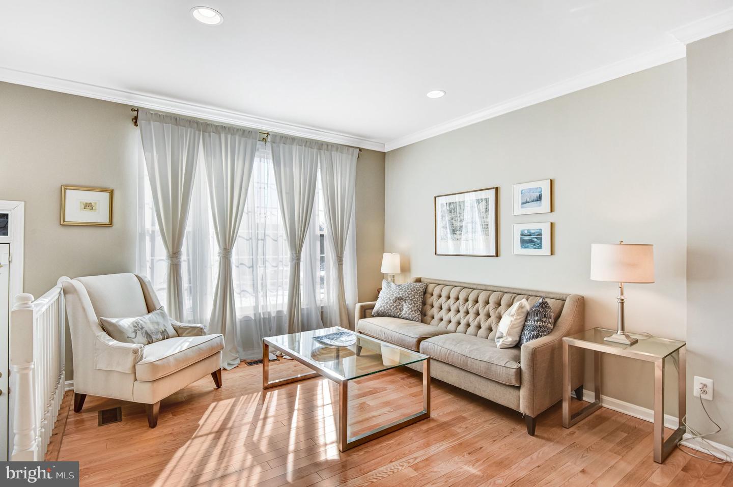 43078 FRANCIS SQ, CHANTILLY, Virginia 20152, 3 Bedrooms Bedrooms, ,2 BathroomsBathrooms,Residential,For sale,43078 FRANCIS SQ,VALO2114184 MLS # VALO2114184