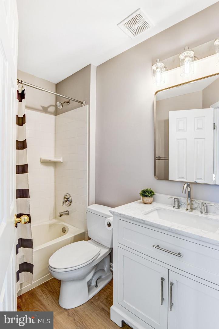 43078 FRANCIS SQ, CHANTILLY, Virginia 20152, 3 Bedrooms Bedrooms, ,2 BathroomsBathrooms,Residential,For sale,43078 FRANCIS SQ,VALO2114184 MLS # VALO2114184