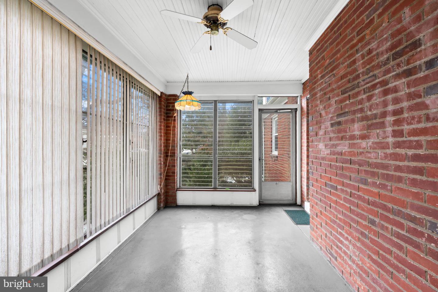 301 S IVY ST, ARLINGTON, Virginia 22204, 4 Bedrooms Bedrooms, 11 Rooms Rooms,3 BathroomsBathrooms,Residential,For sale,301 S IVY ST,VAAR2067888 MLS # VAAR2067888