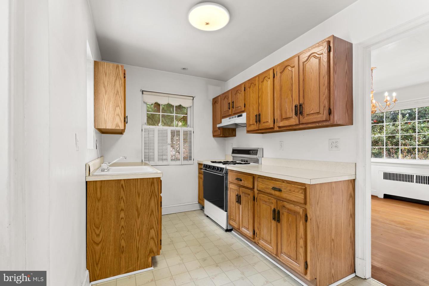 301 S IVY ST, ARLINGTON, Virginia 22204, 4 Bedrooms Bedrooms, 11 Rooms Rooms,3 BathroomsBathrooms,Residential,For sale,301 S IVY ST,VAAR2067888 MLS # VAAR2067888