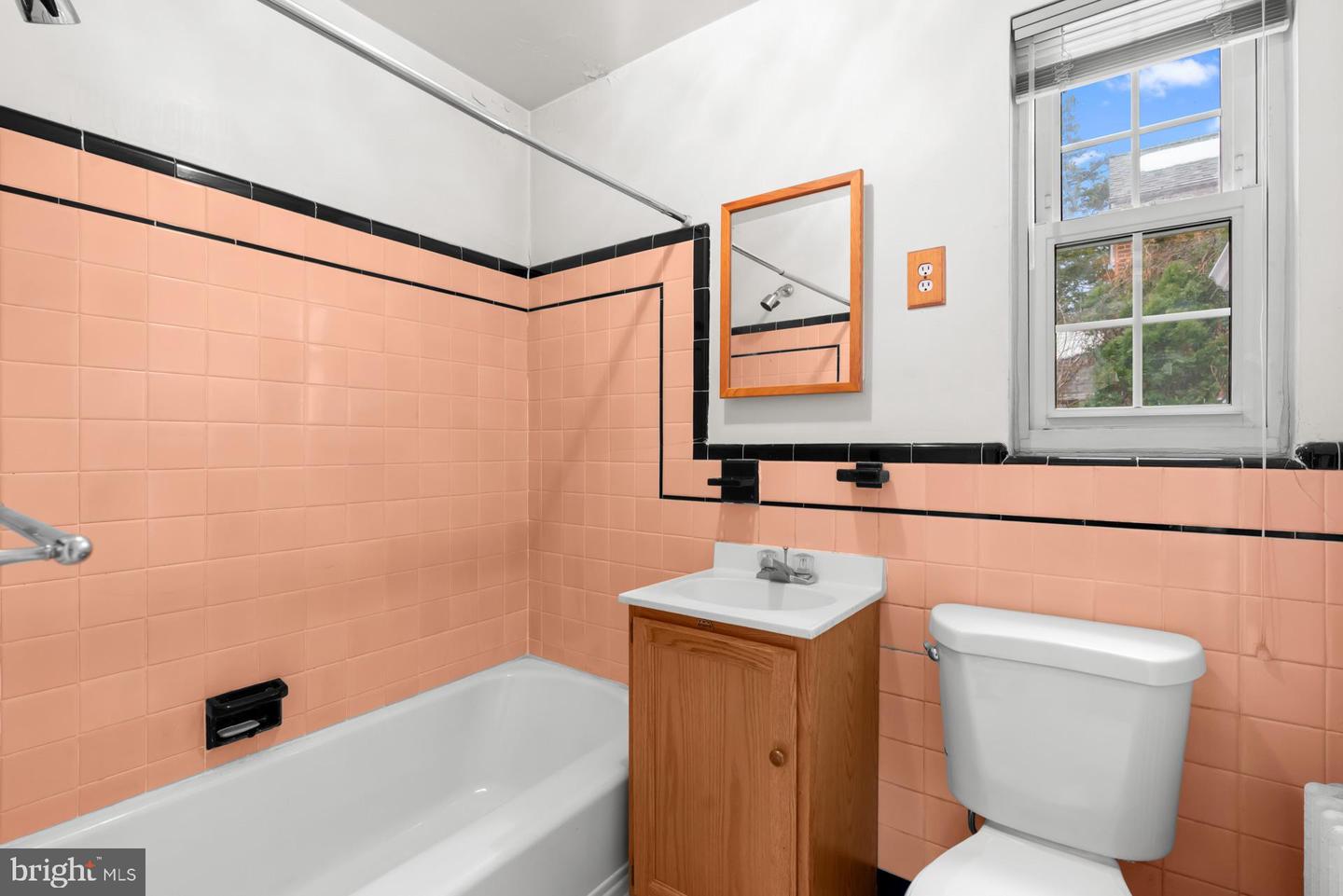 301 S IVY ST, ARLINGTON, Virginia 22204, 4 Bedrooms Bedrooms, 11 Rooms Rooms,3 BathroomsBathrooms,Residential,For sale,301 S IVY ST,VAAR2067888 MLS # VAAR2067888