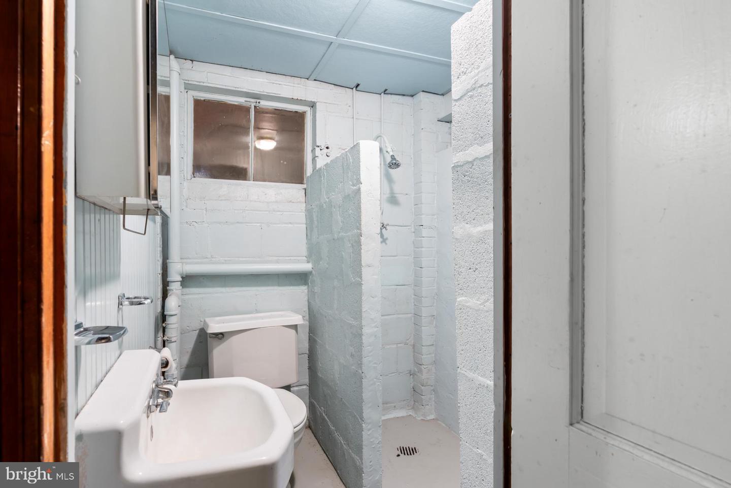 301 S IVY ST, ARLINGTON, Virginia 22204, 4 Bedrooms Bedrooms, 11 Rooms Rooms,3 BathroomsBathrooms,Residential,For sale,301 S IVY ST,VAAR2067888 MLS # VAAR2067888