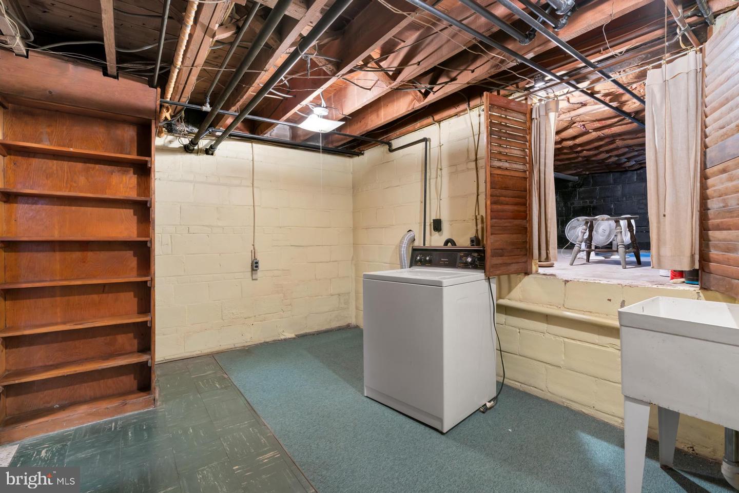 301 S IVY ST, ARLINGTON, Virginia 22204, 4 Bedrooms Bedrooms, 11 Rooms Rooms,3 BathroomsBathrooms,Residential,For sale,301 S IVY ST,VAAR2067888 MLS # VAAR2067888