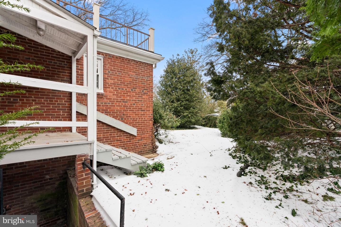 301 S IVY ST, ARLINGTON, Virginia 22204, 4 Bedrooms Bedrooms, 11 Rooms Rooms,3 BathroomsBathrooms,Residential,For sale,301 S IVY ST,VAAR2067888 MLS # VAAR2067888