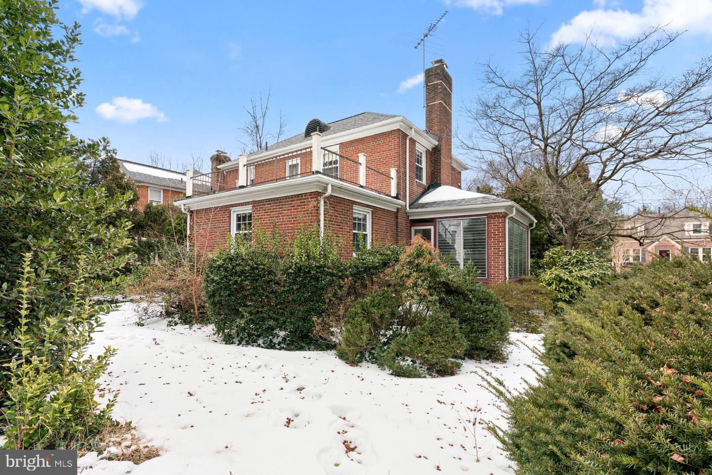 301 S IVY ST, ARLINGTON, Virginia 22204, 4 Bedrooms Bedrooms, 11 Rooms Rooms,3 BathroomsBathrooms,Residential,For sale,301 S IVY ST,VAAR2067888 MLS # VAAR2067888