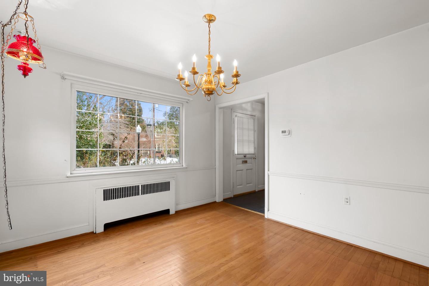 301 S IVY ST, ARLINGTON, Virginia 22204, 4 Bedrooms Bedrooms, 11 Rooms Rooms,3 BathroomsBathrooms,Residential,For sale,301 S IVY ST,VAAR2067888 MLS # VAAR2067888