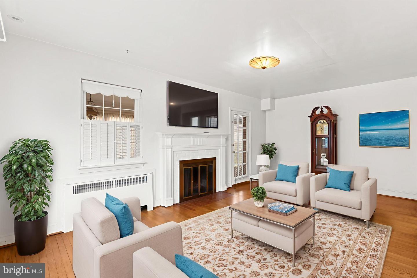 301 S IVY ST, ARLINGTON, Virginia 22204, 4 Bedrooms Bedrooms, 11 Rooms Rooms,3 BathroomsBathrooms,Residential,For sale,301 S IVY ST,VAAR2067888 MLS # VAAR2067888