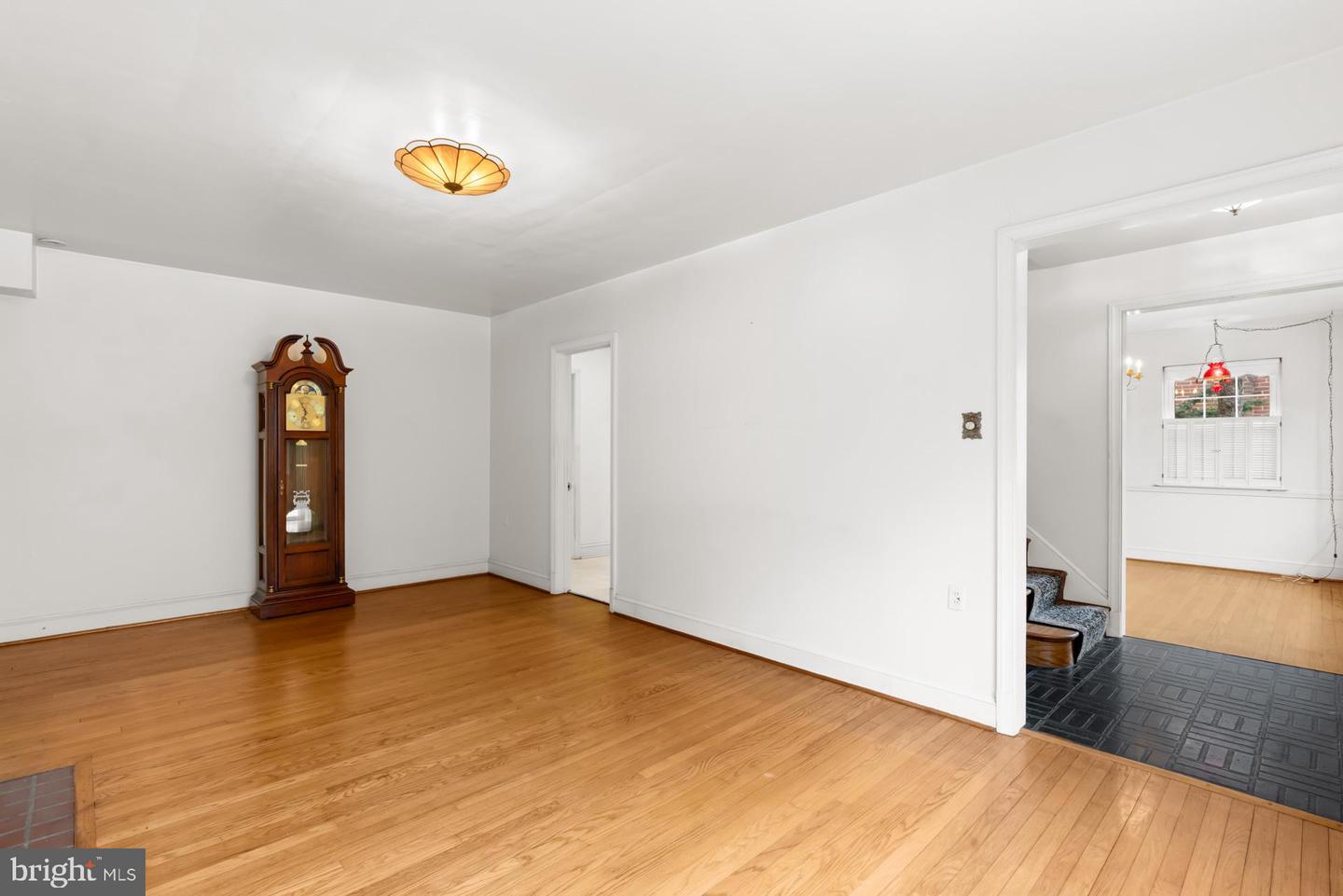 301 S IVY ST, ARLINGTON, Virginia 22204, 4 Bedrooms Bedrooms, 11 Rooms Rooms,3 BathroomsBathrooms,Residential,For sale,301 S IVY ST,VAAR2067888 MLS # VAAR2067888