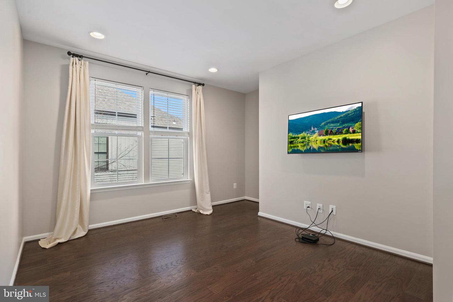 23486 EPPERSON SQ, BRAMBLETON, Virginia 20148, 3 Bedrooms Bedrooms, ,3 BathroomsBathrooms,Residential,For sale,23486 EPPERSON SQ,VALO2114214 MLS # VALO2114214