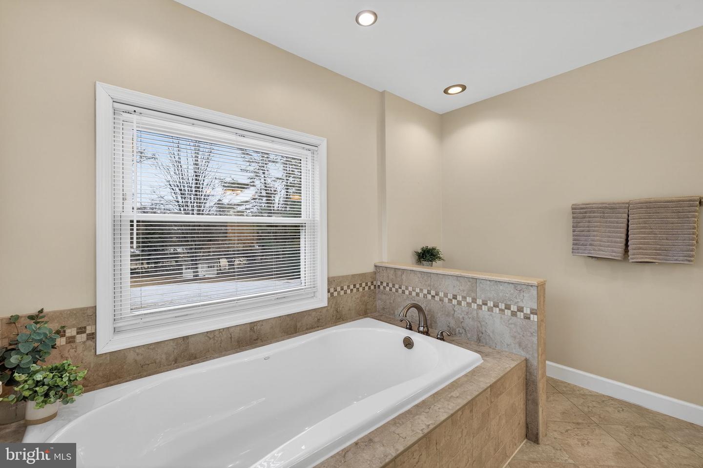 7243 WINDSOR CT, WARRENTON, Virginia 20186, 4 Bedrooms Bedrooms, ,2 BathroomsBathrooms,Residential,For sale,7243 WINDSOR CT,VAFQ2020176 MLS # VAFQ2020176