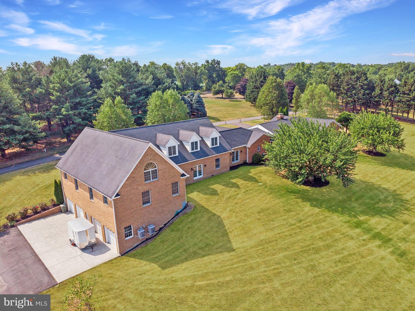 39937 CHARLES TOWN PIKE, HAMILTON, Virginia 20158, 4 Bedrooms Bedrooms, ,3 BathroomsBathrooms,Residential,For sale,39937 CHARLES TOWN PIKE,VALO2114592 MLS # VALO2114592