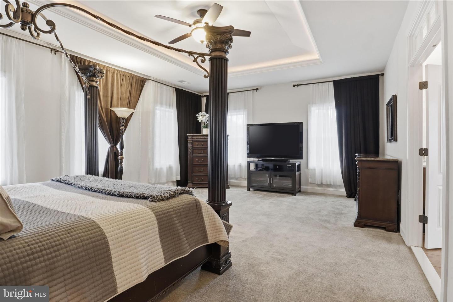 7501 CLIFTON RD, CLIFTON, Virginia 20124, 6 Bedrooms Bedrooms, ,5 BathroomsBathrooms,Residential,For sale,7501 CLIFTON RD,VAFX2287528 MLS # VAFX2287528