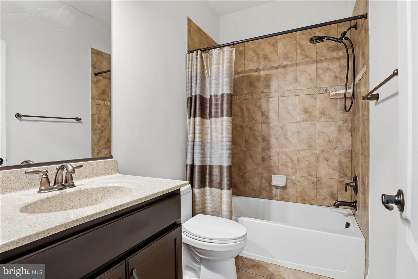 7501 CLIFTON RD, CLIFTON, Virginia 20124, 6 Bedrooms Bedrooms, ,5 BathroomsBathrooms,Residential,For sale,7501 CLIFTON RD,VAFX2287528 MLS # VAFX2287528