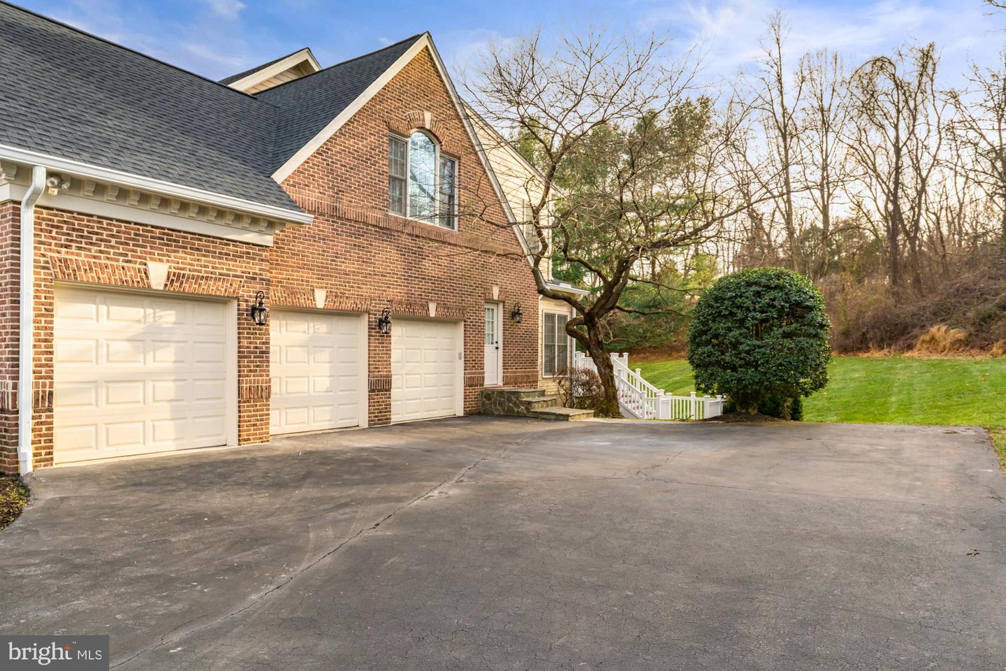 1424 WYNHURST LN, VIENNA, Virginia 22182, 6 Bedrooms Bedrooms, ,4 BathroomsBathrooms,Residential,For sale,1424 WYNHURST LN,VAFX2287714 MLS # VAFX2287714 1424 WYNHURST LN, VIENNA, Virginia 22182, 6 Bedrooms Bedrooms, ,4 BathroomsBathrooms,Residential,For sale,1424 WYNHURST LN,VAFX2287714 MLS # VAFX2287714