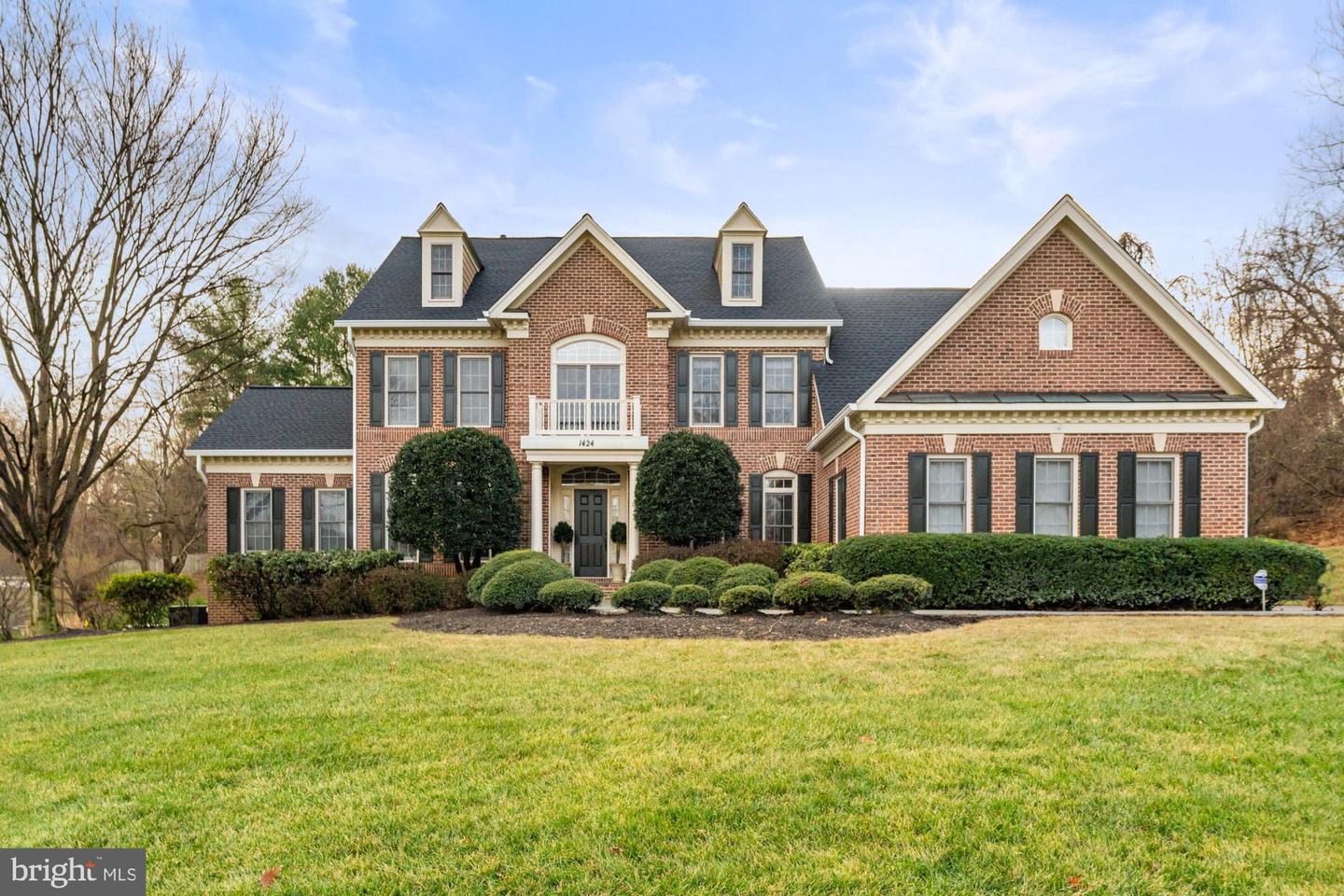 1424 WYNHURST LN, VIENNA, Virginia 22182, 6 Bedrooms Bedrooms, ,4 BathroomsBathrooms,Residential,For sale,1424 WYNHURST LN,VAFX2287714 MLS # VAFX2287714 1424 WYNHURST LN, VIENNA, Virginia 22182, 6 Bedrooms Bedrooms, ,4 BathroomsBathrooms,Residential,For sale,1424 WYNHURST LN,VAFX2287714 MLS # VAFX2287714