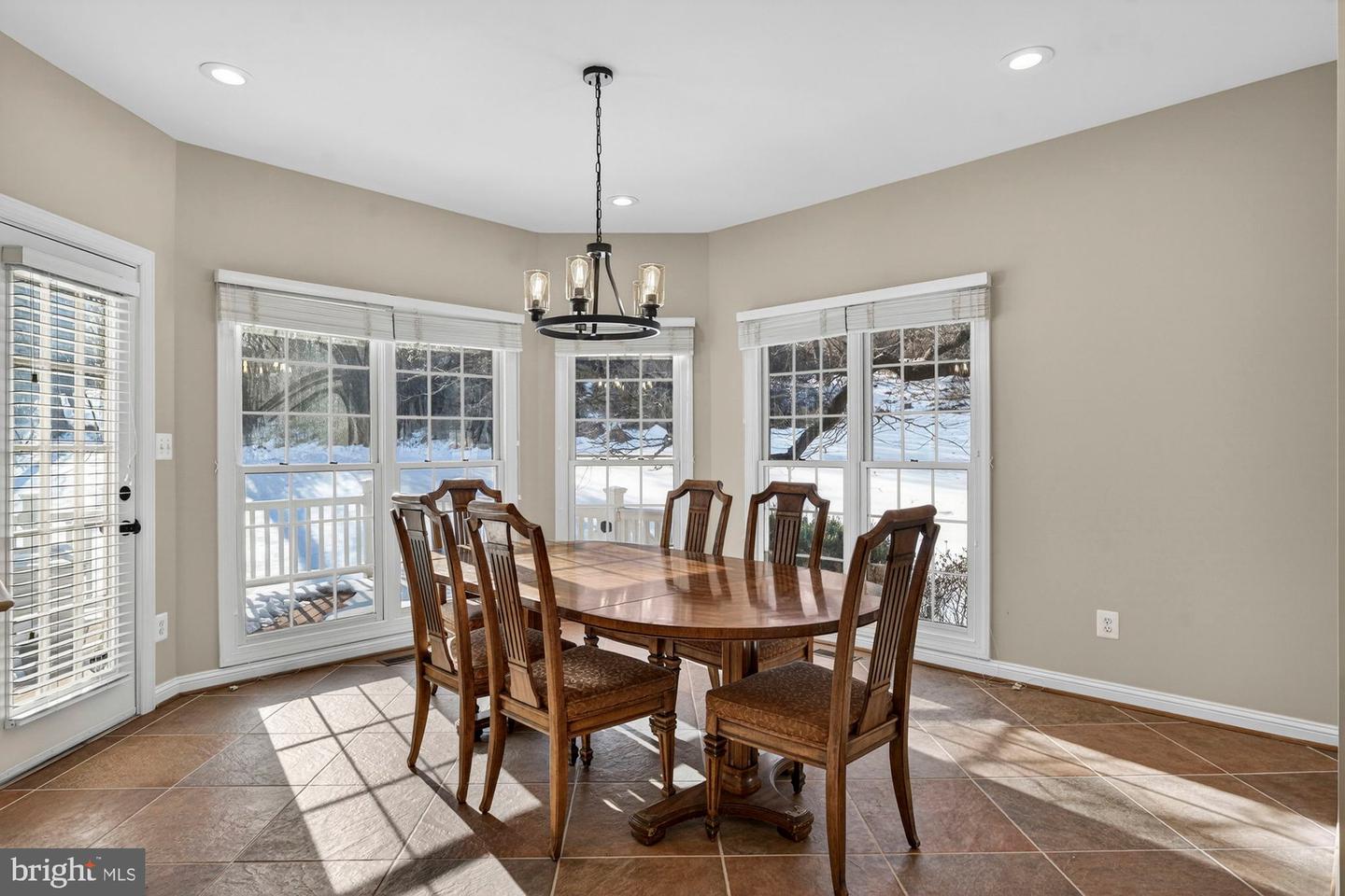 1424 WYNHURST LN, VIENNA, Virginia 22182, 6 Bedrooms Bedrooms, ,4 BathroomsBathrooms,Residential,For sale,1424 WYNHURST LN,VAFX2287714 MLS # VAFX2287714 1424 WYNHURST LN, VIENNA, Virginia 22182, 6 Bedrooms Bedrooms, ,4 BathroomsBathrooms,Residential,For sale,1424 WYNHURST LN,VAFX2287714 MLS # VAFX2287714