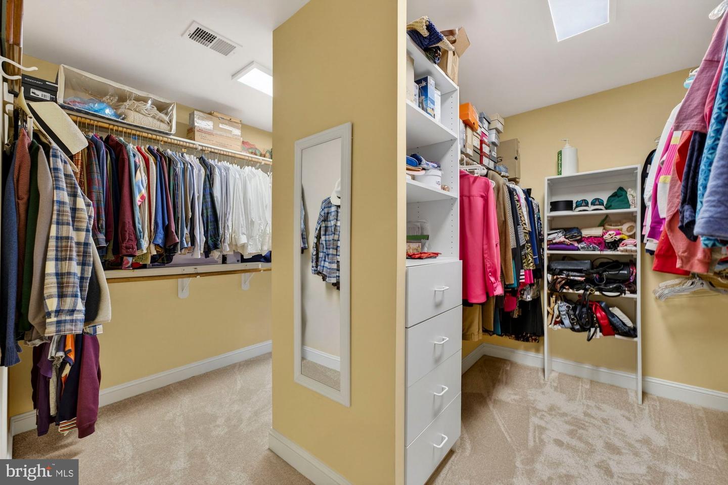 1424 WYNHURST LN, VIENNA, Virginia 22182, 6 Bedrooms Bedrooms, ,4 BathroomsBathrooms,Residential,For sale,1424 WYNHURST LN,VAFX2287714 MLS # VAFX2287714 1424 WYNHURST LN, VIENNA, Virginia 22182, 6 Bedrooms Bedrooms, ,4 BathroomsBathrooms,Residential,For sale,1424 WYNHURST LN,VAFX2287714 MLS # VAFX2287714