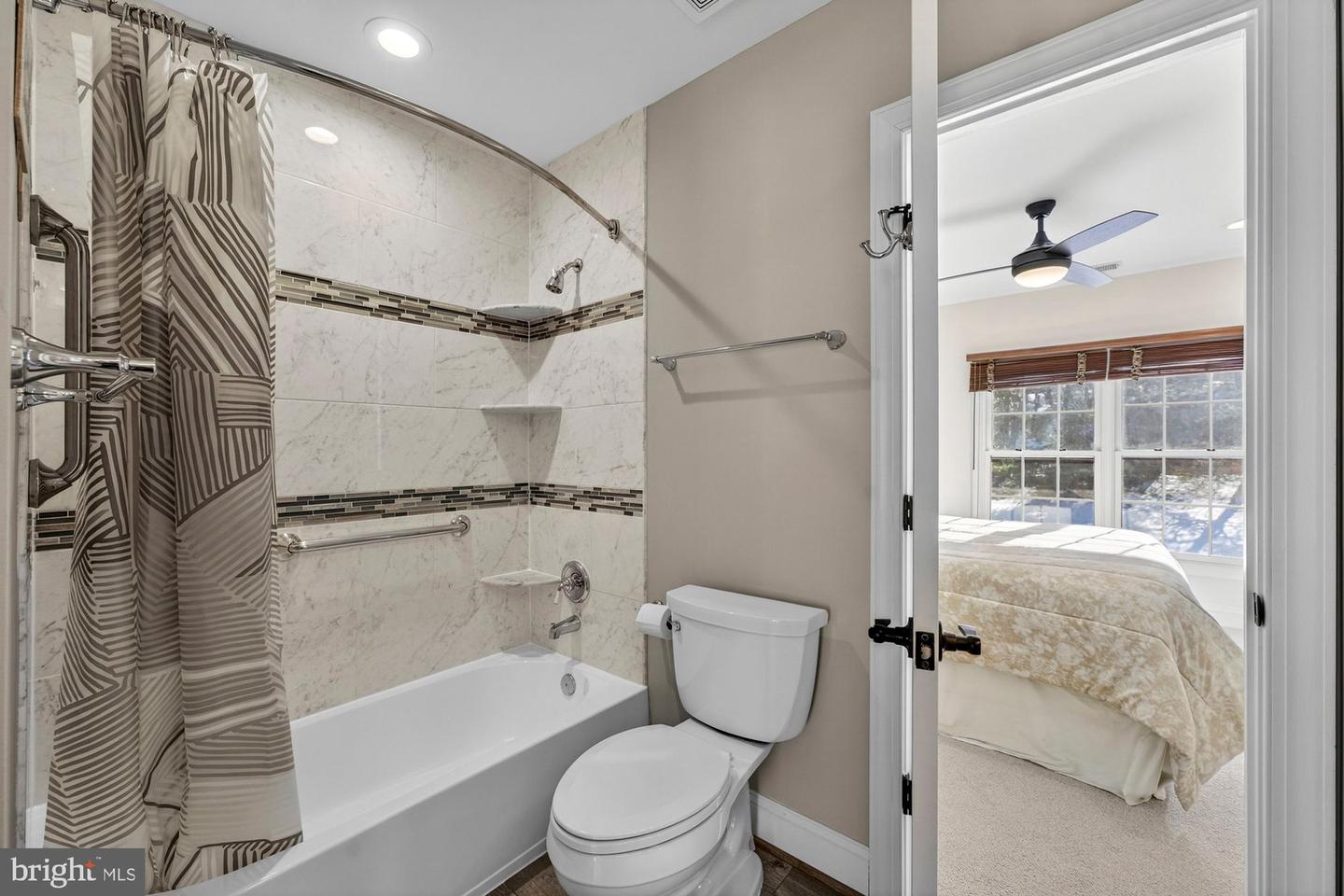 1424 WYNHURST LN, VIENNA, Virginia 22182, 6 Bedrooms Bedrooms, ,4 BathroomsBathrooms,Residential,For sale,1424 WYNHURST LN,VAFX2287714 MLS # VAFX2287714 1424 WYNHURST LN, VIENNA, Virginia 22182, 6 Bedrooms Bedrooms, ,4 BathroomsBathrooms,Residential,For sale,1424 WYNHURST LN,VAFX2287714 MLS # VAFX2287714