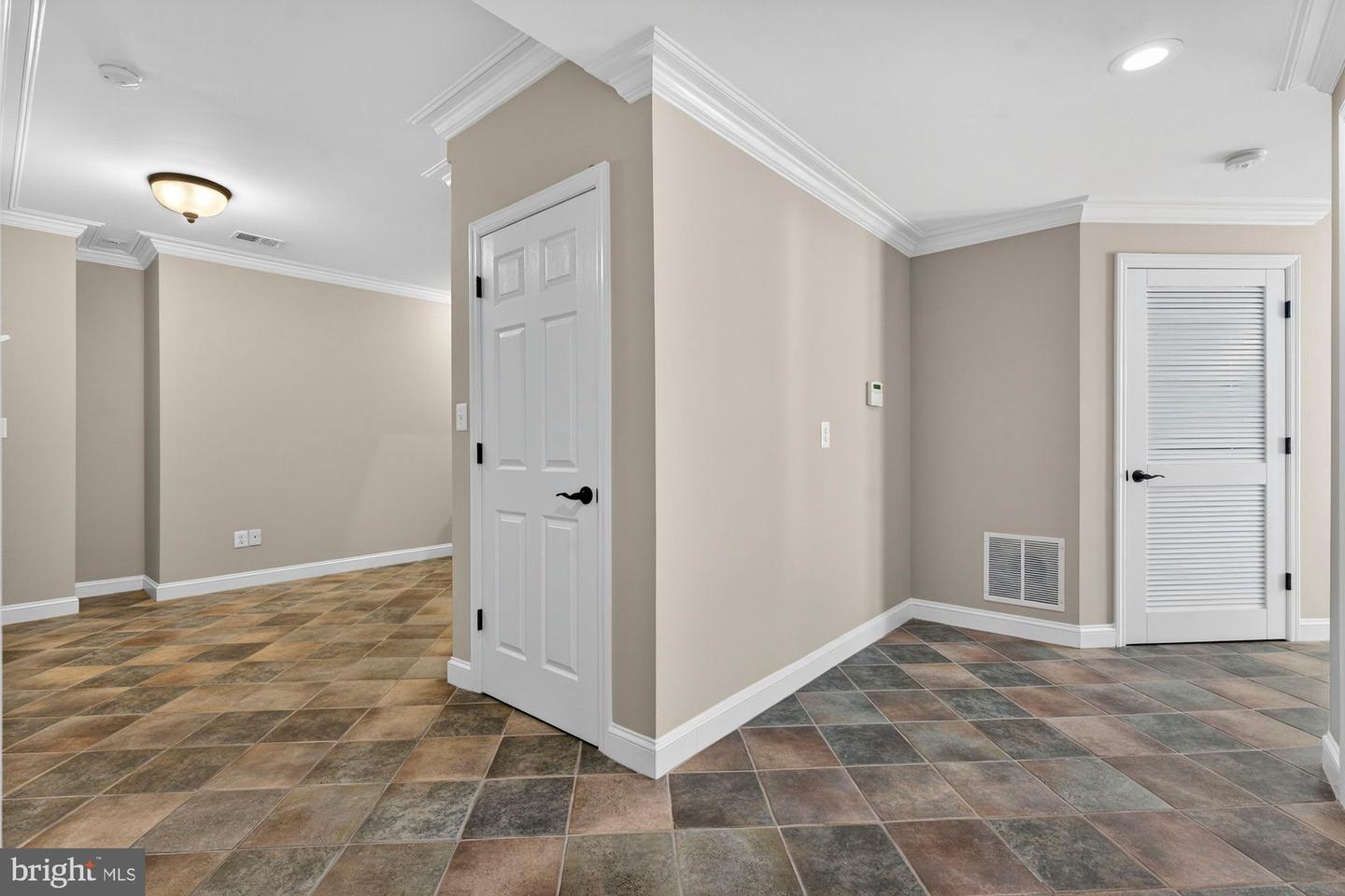 1424 WYNHURST LN, VIENNA, Virginia 22182, 6 Bedrooms Bedrooms, ,4 BathroomsBathrooms,Residential,For sale,1424 WYNHURST LN,VAFX2287714 MLS # VAFX2287714 1424 WYNHURST LN, VIENNA, Virginia 22182, 6 Bedrooms Bedrooms, ,4 BathroomsBathrooms,Residential,For sale,1424 WYNHURST LN,VAFX2287714 MLS # VAFX2287714