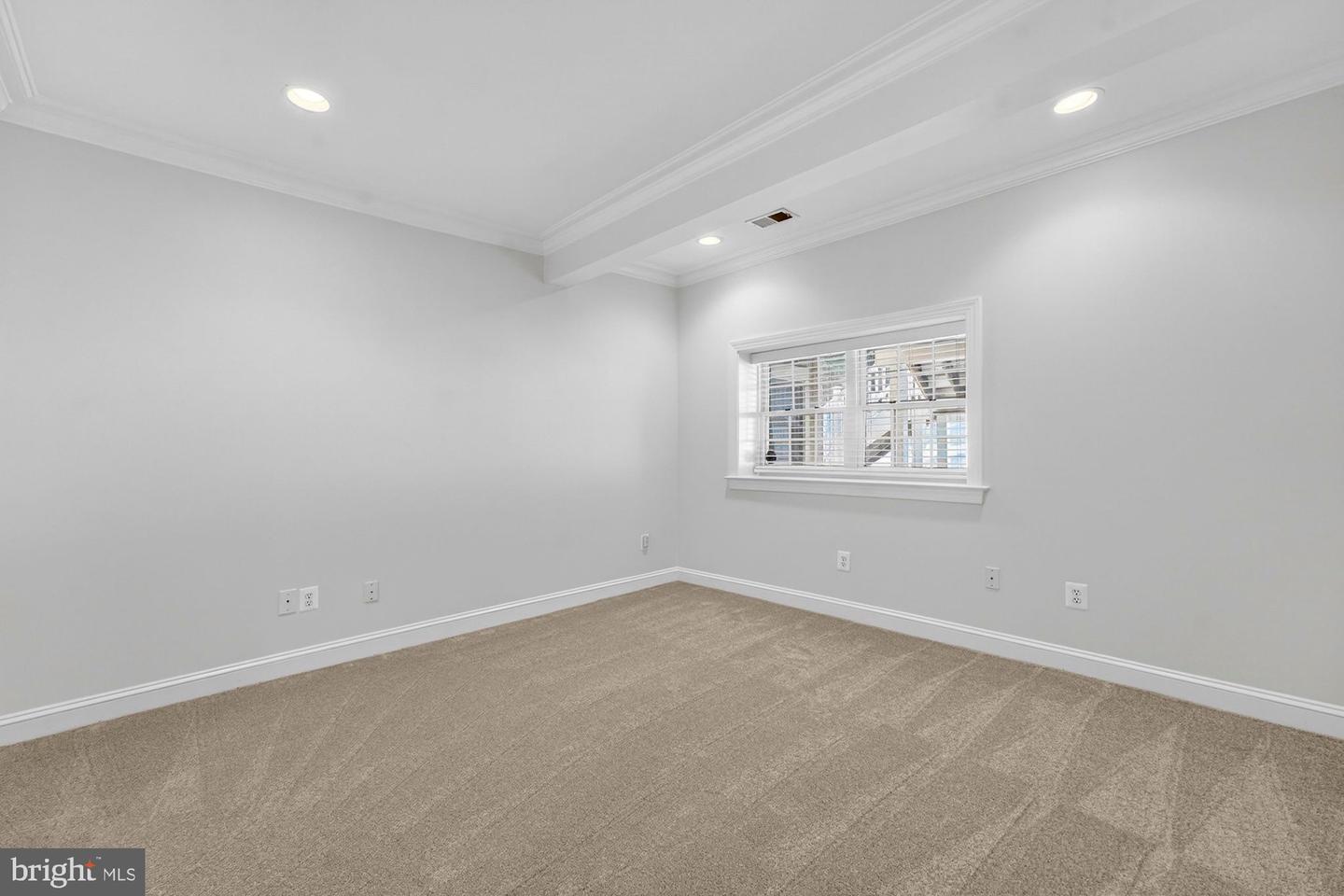 1424 WYNHURST LN, VIENNA, Virginia 22182, 6 Bedrooms Bedrooms, ,4 BathroomsBathrooms,Residential,For sale,1424 WYNHURST LN,VAFX2287714 MLS # VAFX2287714 1424 WYNHURST LN, VIENNA, Virginia 22182, 6 Bedrooms Bedrooms, ,4 BathroomsBathrooms,Residential,For sale,1424 WYNHURST LN,VAFX2287714 MLS # VAFX2287714