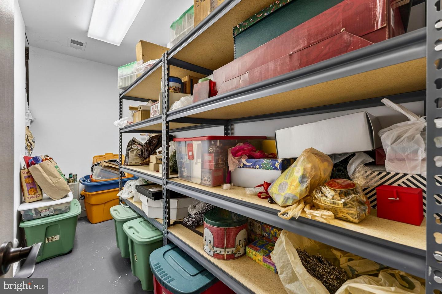 1424 WYNHURST LN, VIENNA, Virginia 22182, 6 Bedrooms Bedrooms, ,4 BathroomsBathrooms,Residential,For sale,1424 WYNHURST LN,VAFX2287714 MLS # VAFX2287714 1424 WYNHURST LN, VIENNA, Virginia 22182, 6 Bedrooms Bedrooms, ,4 BathroomsBathrooms,Residential,For sale,1424 WYNHURST LN,VAFX2287714 MLS # VAFX2287714